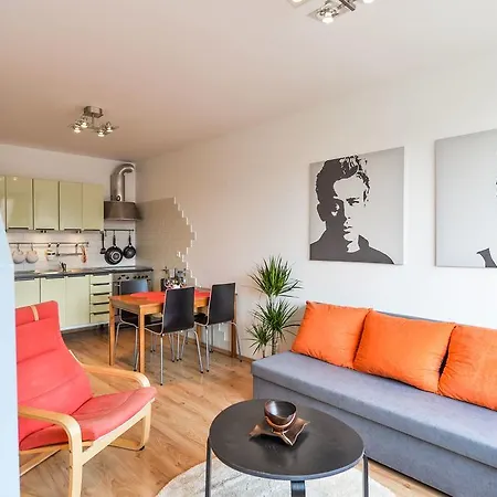 Guestin 2room Apt With Terrace @ Novakovych
